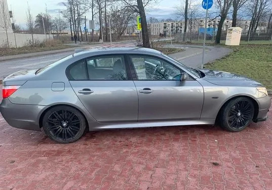 BMW Seria 5 cena 26000 przebieg: 220000, rok produkcji 2007 z Warszawa małe 79